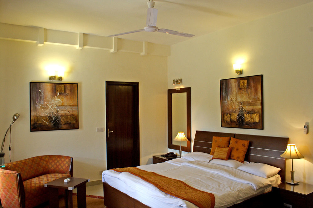 Ahuja Residency Golf Links Otel Yeni Delhi Dış mekan fotoğraf