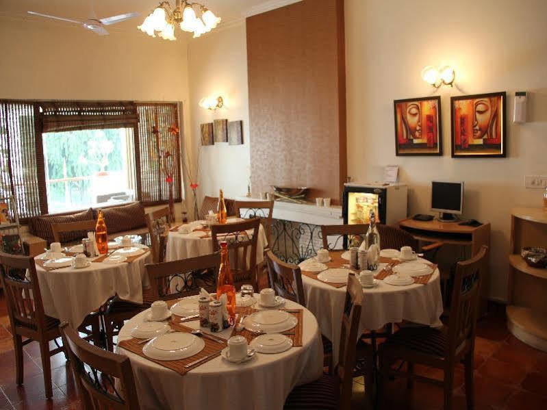 Ahuja Residency Golf Links Otel Yeni Delhi Dış mekan fotoğraf