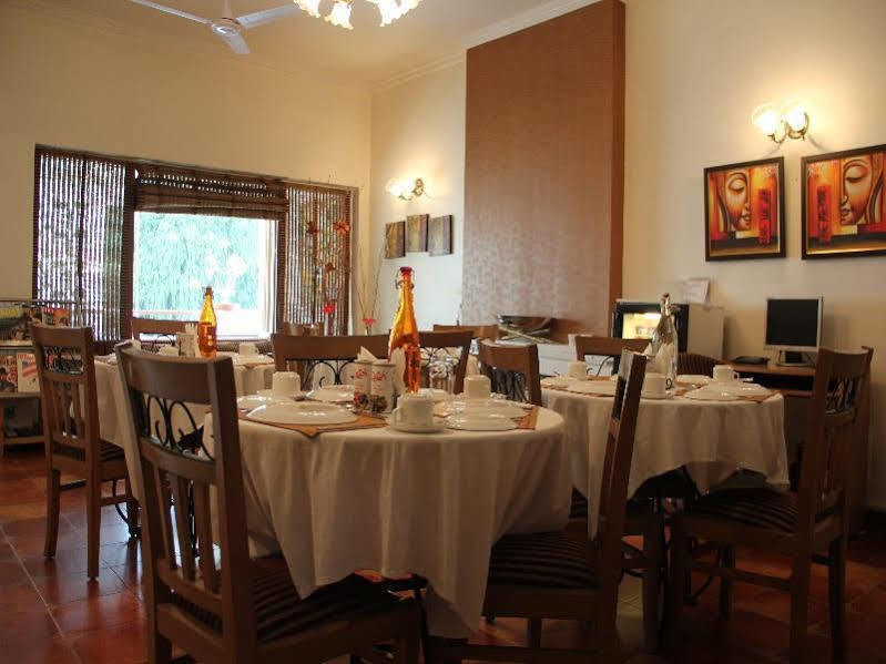 Ahuja Residency Golf Links Otel Yeni Delhi Dış mekan fotoğraf