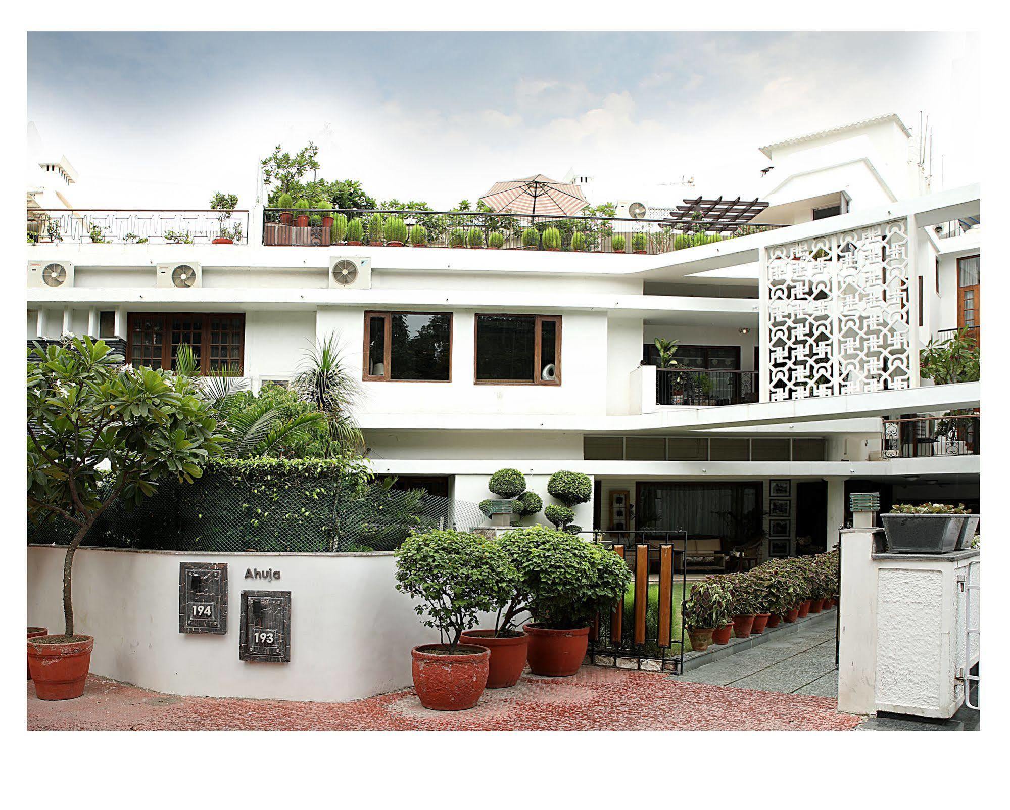 Ahuja Residency Golf Links Otel Yeni Delhi Dış mekan fotoğraf