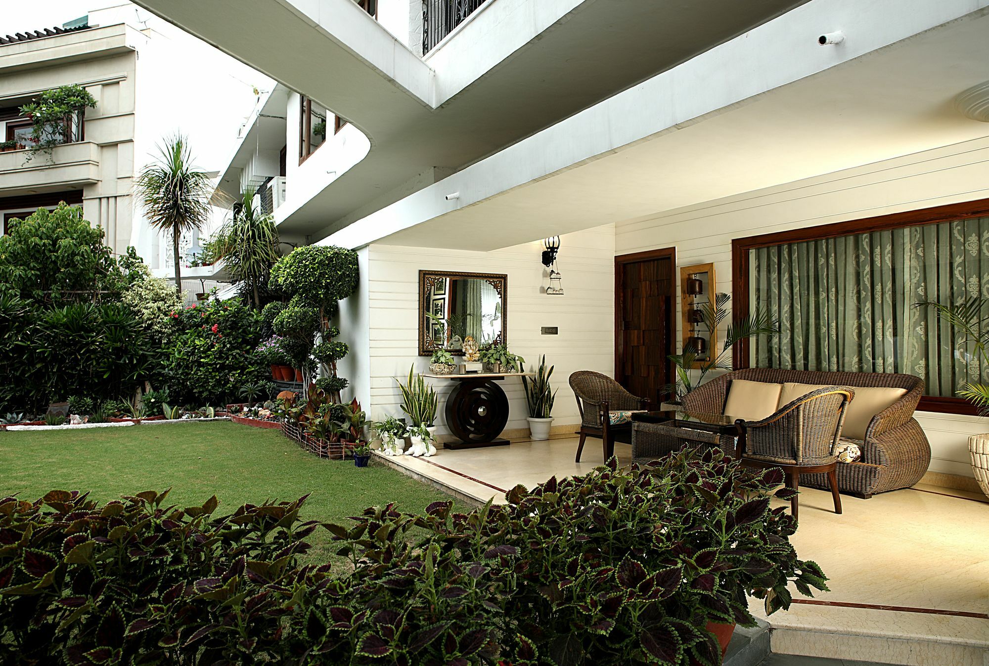 Ahuja Residency Golf Links Otel Yeni Delhi Dış mekan fotoğraf