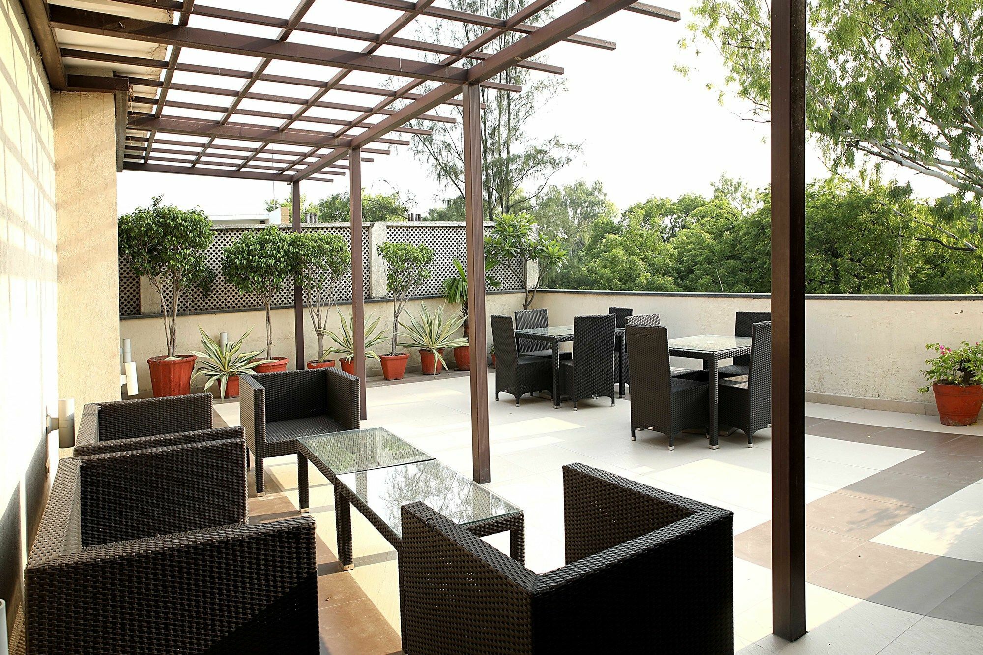 Ahuja Residency Golf Links Otel Yeni Delhi Dış mekan fotoğraf
